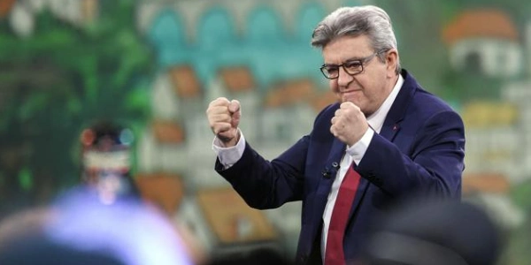 Il politico Jean-Luc Mélenchon, leader di La France Insoumise, sostiene i diritti dei gamer riguardo alle copie digitali